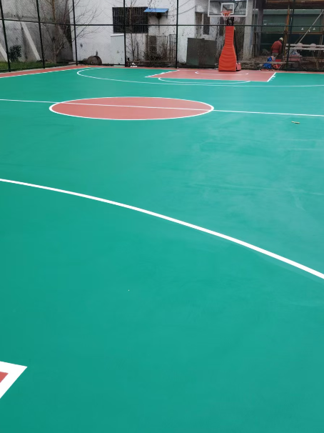 青阳 球场长期使用易出现地面开裂